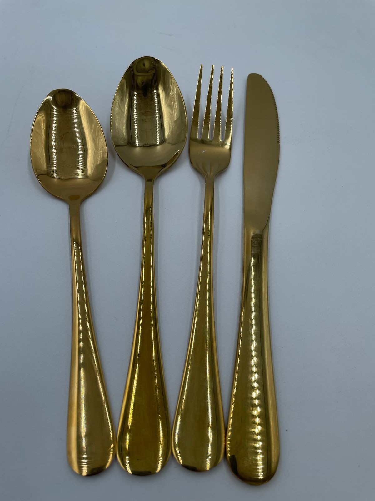 Cuchillo Pia Dorado - Vista 2